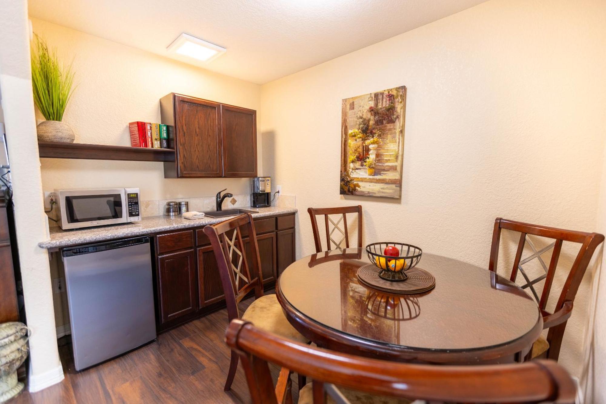 Messina Inn Wimberley Room photo