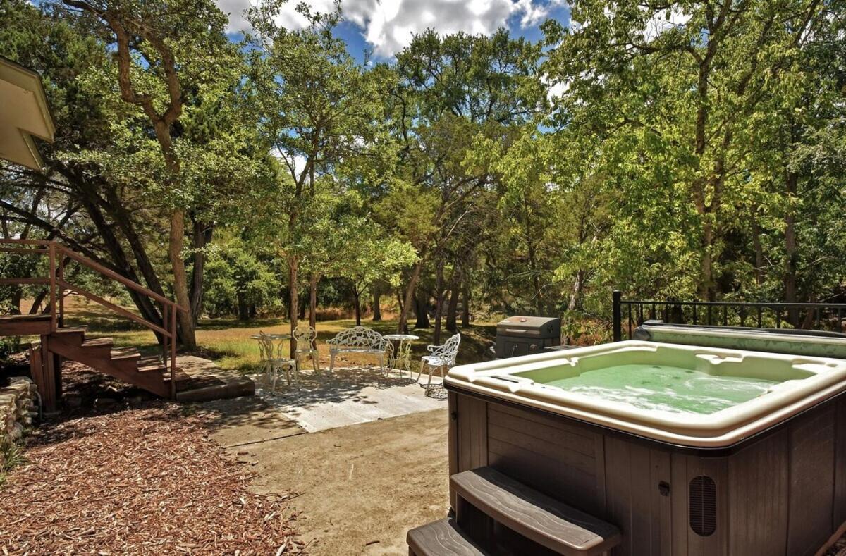 Messina Inn Wimberley Exterior photo
